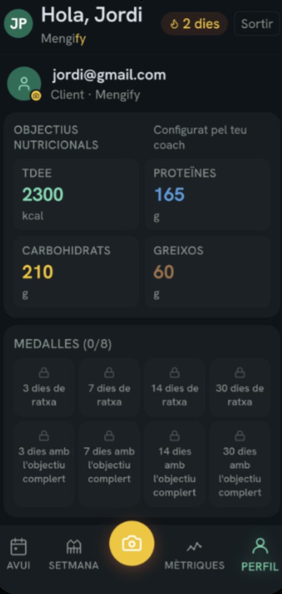 Pantalla Perfil de Mengify con los objetivos nutricionales y las medallas de racha
